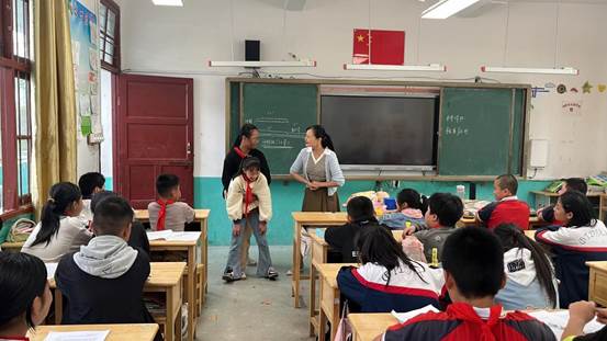 指导员工气管异物梗阻急救训练